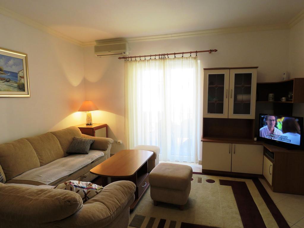 Apartments Party โนวาลยา ภายนอก รูปภาพ