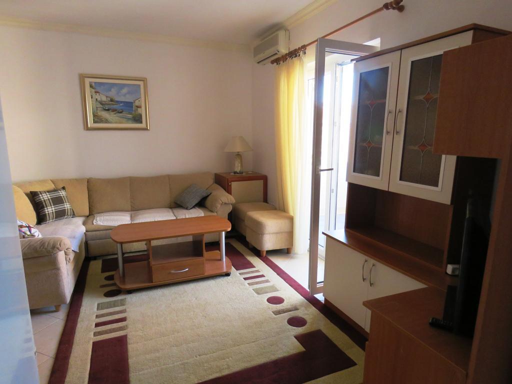 Apartments Party โนวาลยา ภายนอก รูปภาพ